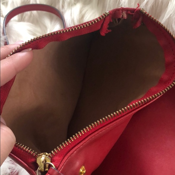 Red satchell - Picture 5 of 7